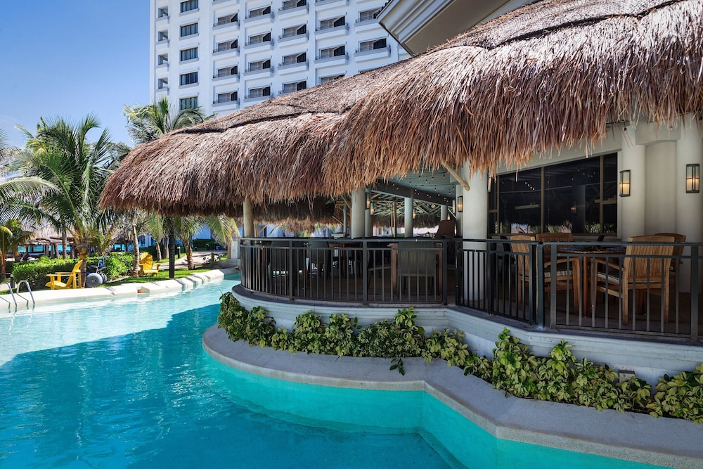 JW Marriott Cancun Resort & Spa — Restaurant & bars in Cancun, Quintana Roo