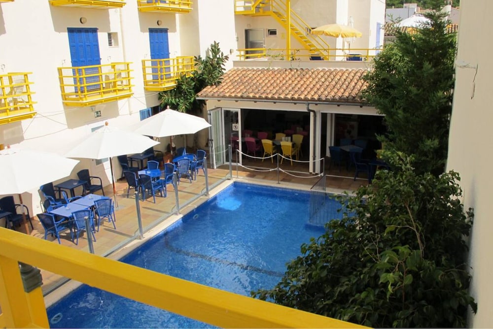 Hotel Bellavista — Swimming pool in Cala Ratjada, Balearic Islands