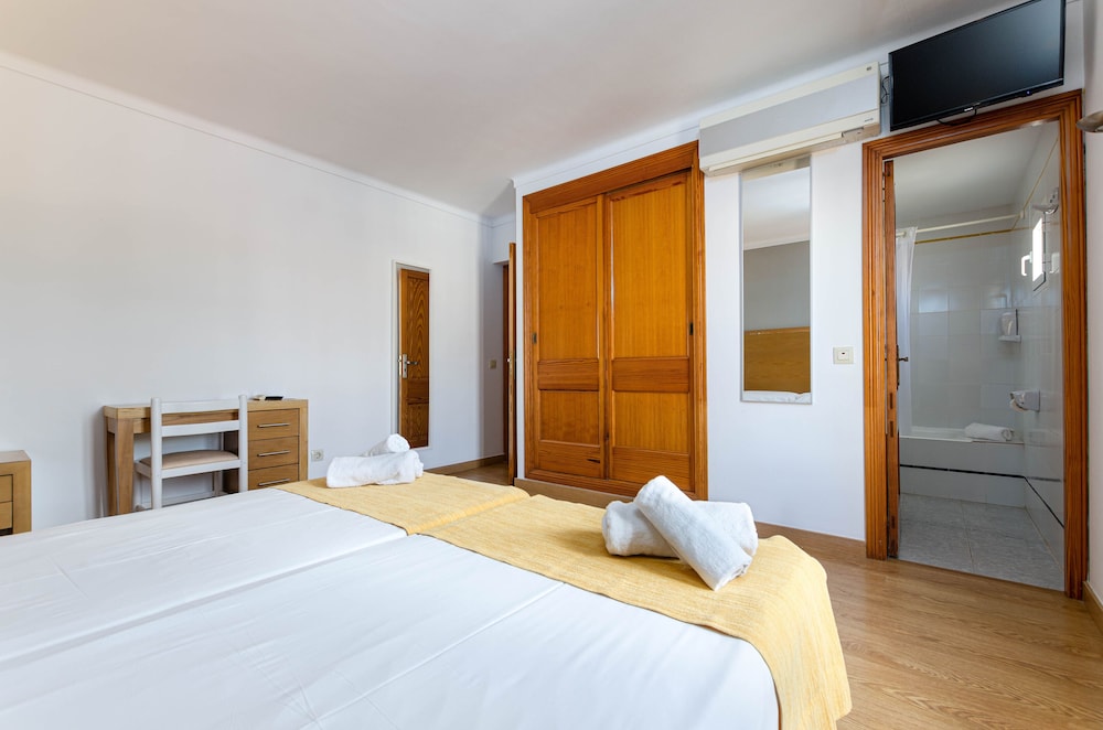 Hotel Bellavista — Hotel rooms in Cala Ratjada, Balearic Islands