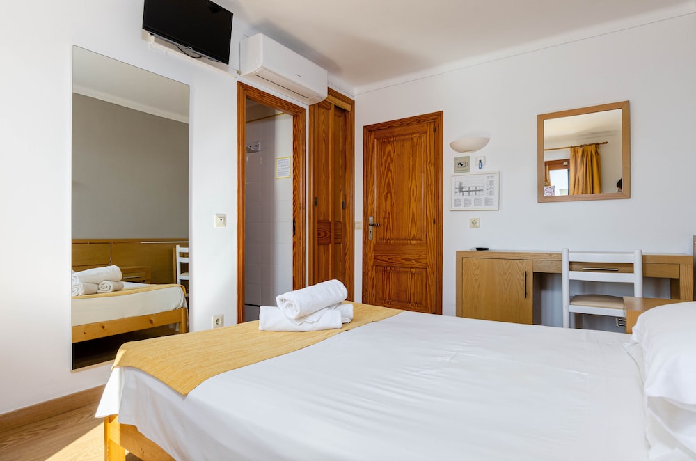 Hotel Bellavista — Hotel rooms in Cala Ratjada, Balearic Islands