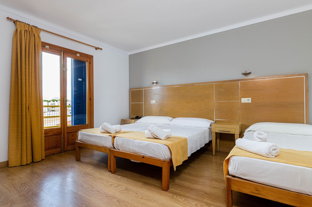 Hotel Bellavista — Hotel rooms in Cala Ratjada, Balearic Islands