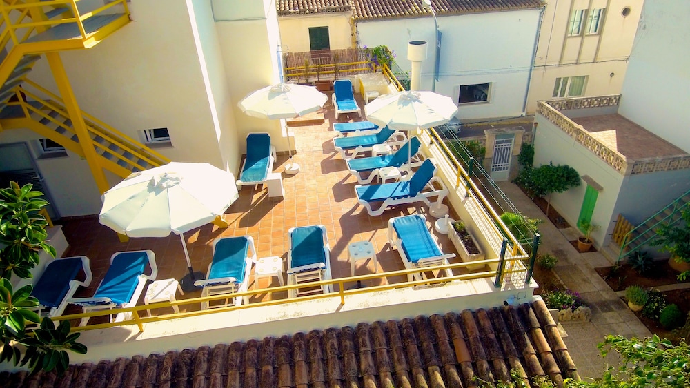 Hotel Bellavista — Hotel building in Cala Ratjada, Balearic Islands