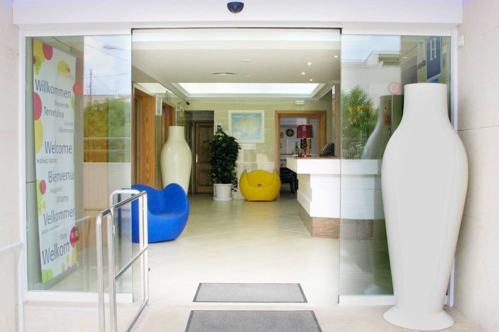 Hotel Bellavista — Hotel building in Cala Ratjada, Balearic Islands