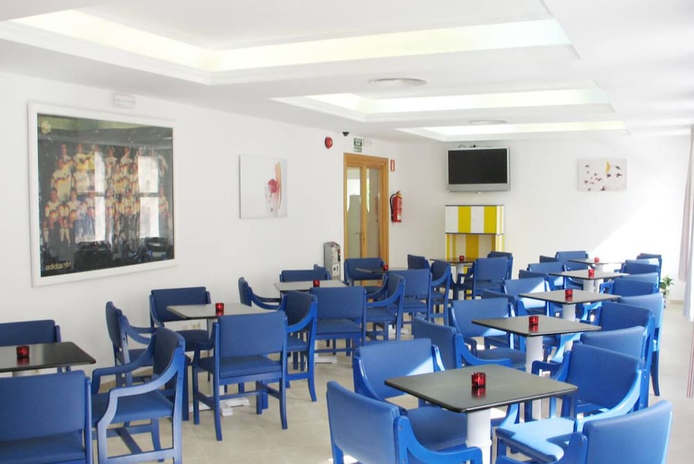 Hotel Bellavista — Restaurant & bars in Cala Ratjada, Balearic Islands