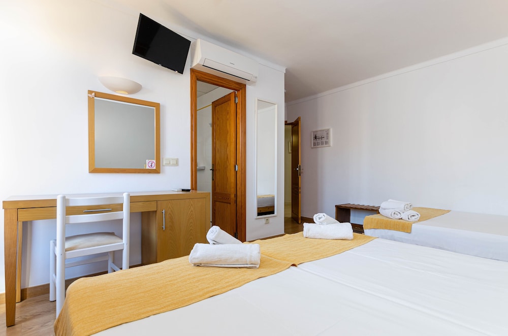 Hotel Bellavista — Hotel rooms in Cala Ratjada, Balearic Islands