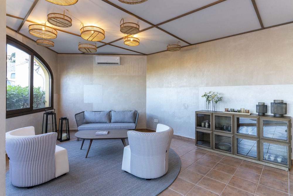 Calallonga Hotel Menorca — Hotel rooms in Es Castell, Balearic Islands