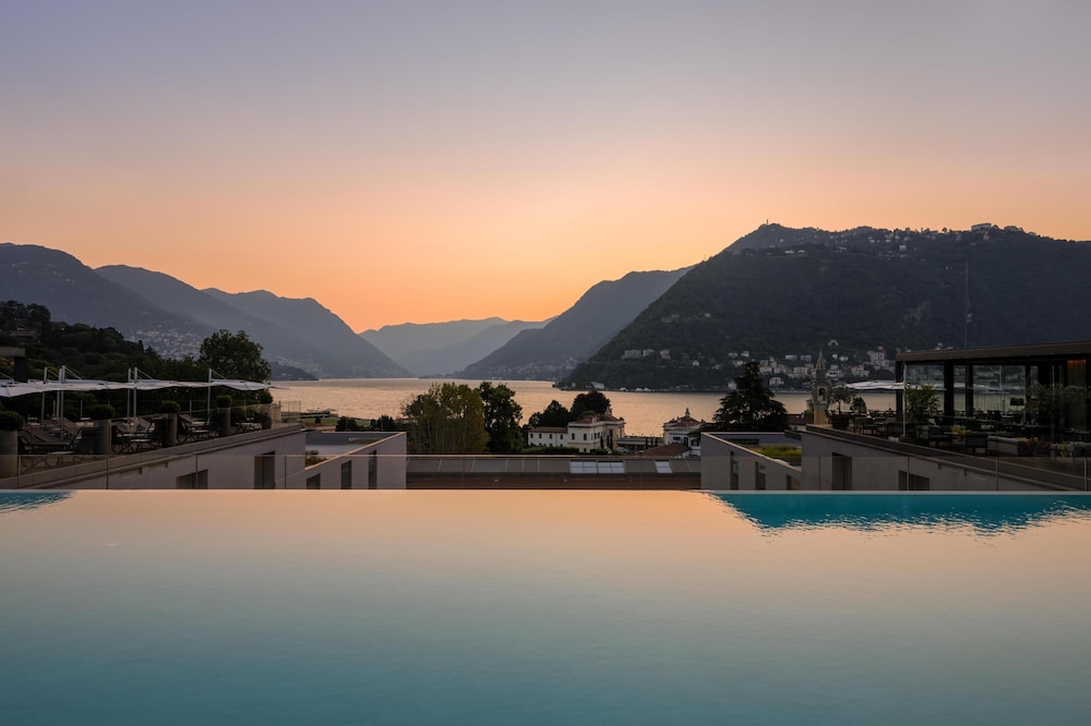 Hilton Lake Como — Swimming pool in Como, Lombardy