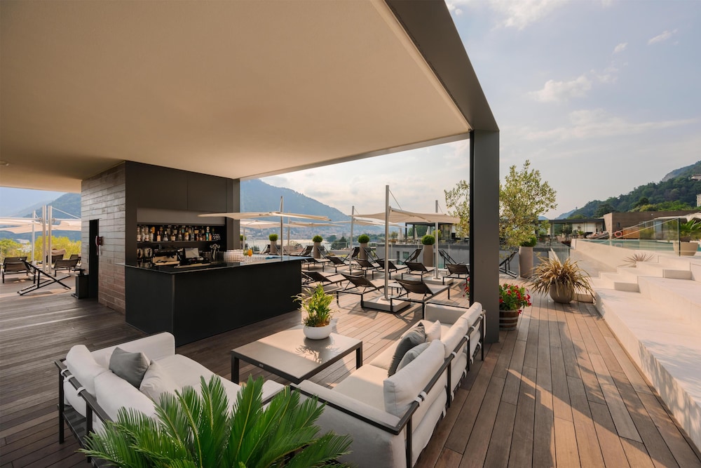 Hilton Lake Como — Restaurant & bars in Como, Lombardy