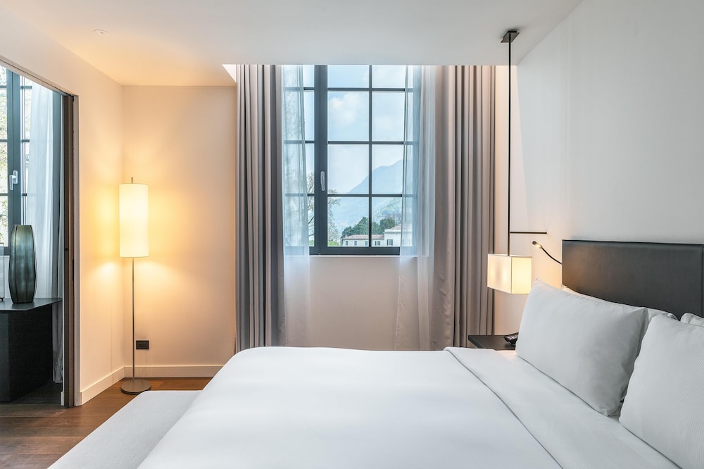 Hilton Lake Como — Hotel rooms in Como, Lombardy