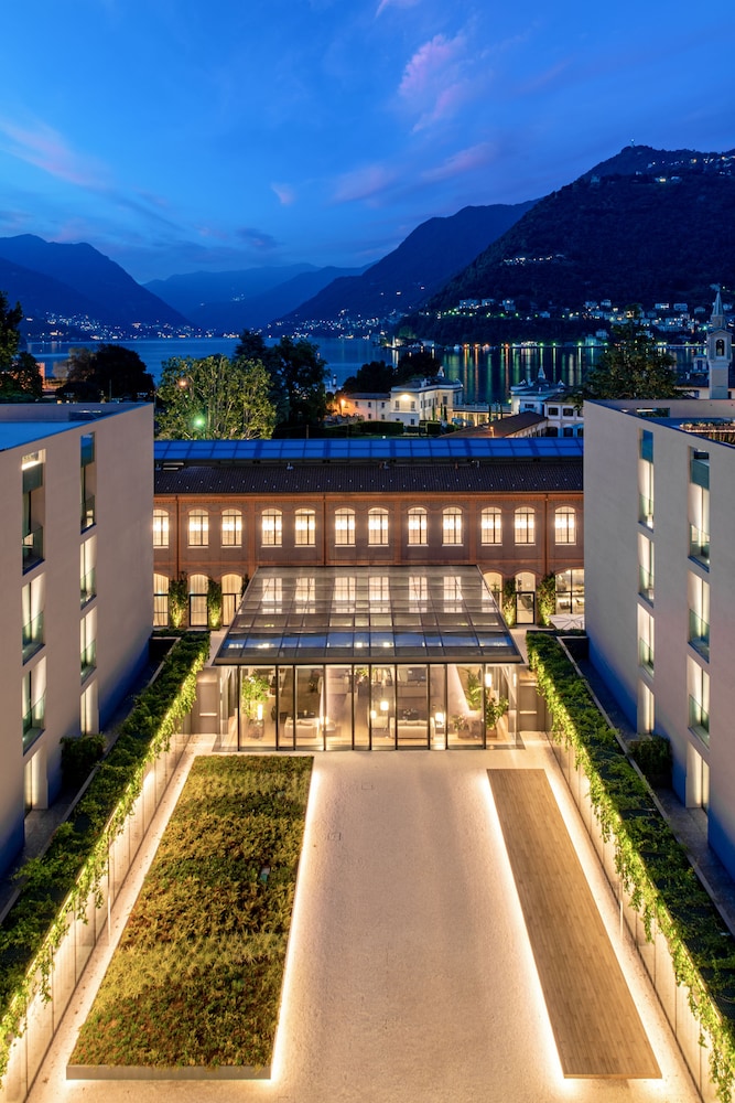 Hilton Lake Como — Hotel building in Como, Lombardy