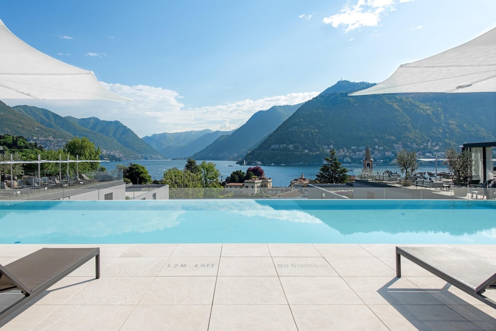 Hilton Lake Como — Swimming pool in Como, Lombardy