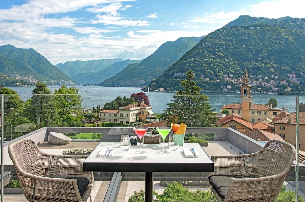 Hilton Lake Como — Restaurant & bars in Como, Lombardy