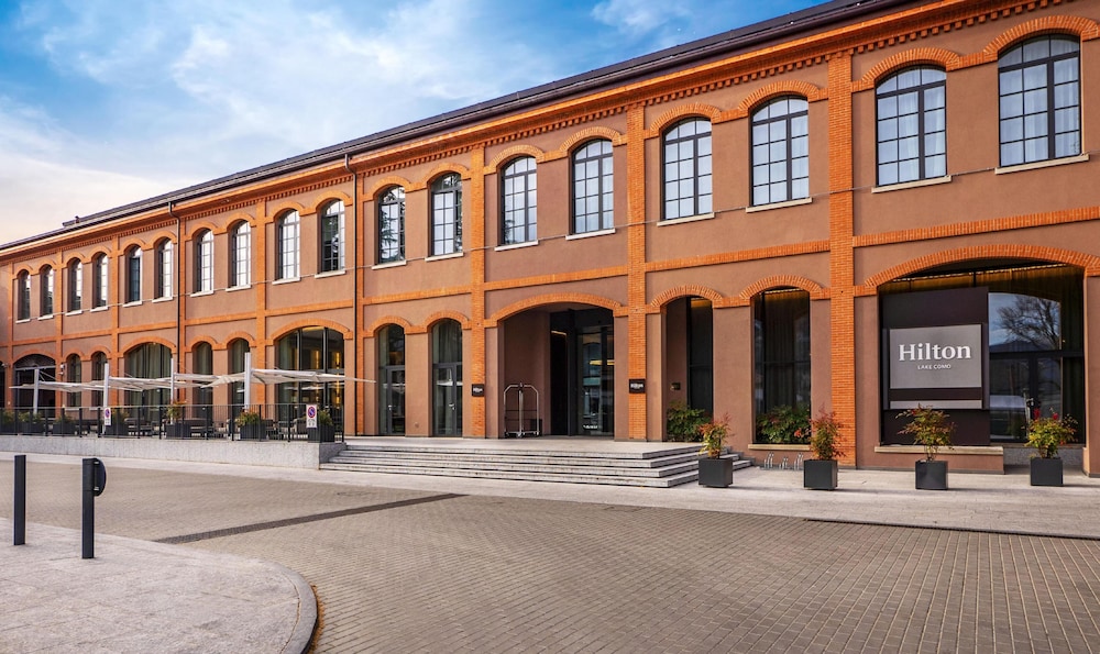 Hilton Lake Como — Hotel building in Como, Lombardy