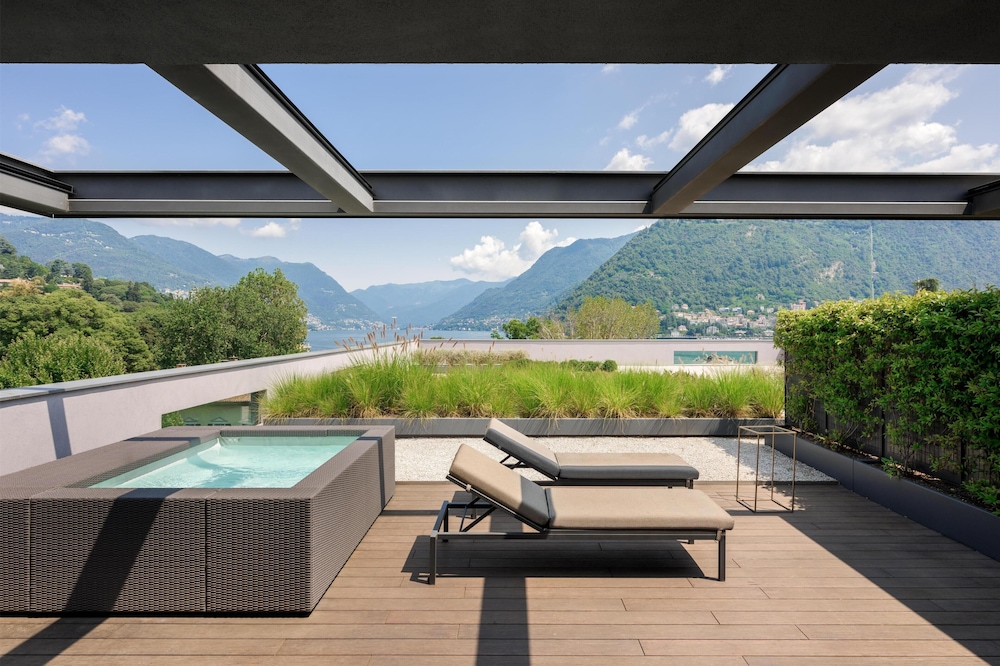 Hilton Lake Como — Spa in Como, Lombardy