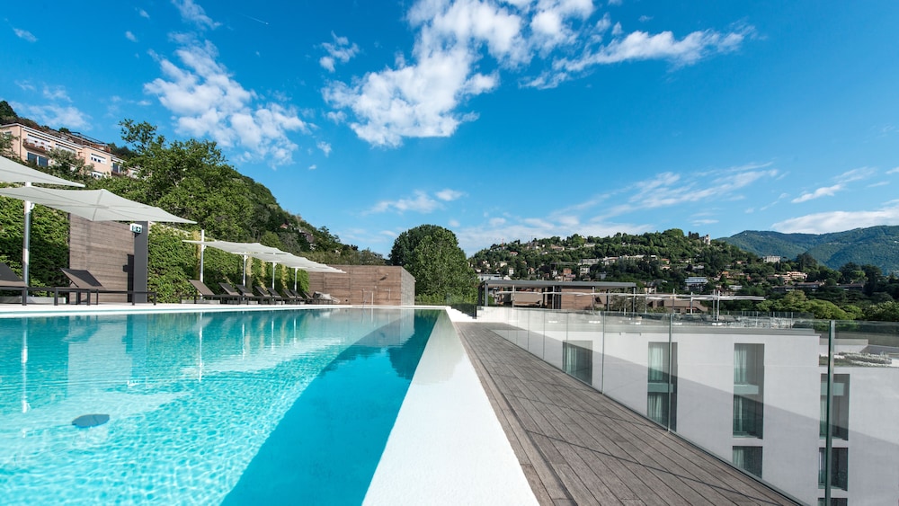 Hilton Lake Como — Swimming pool in Como, Lombardy