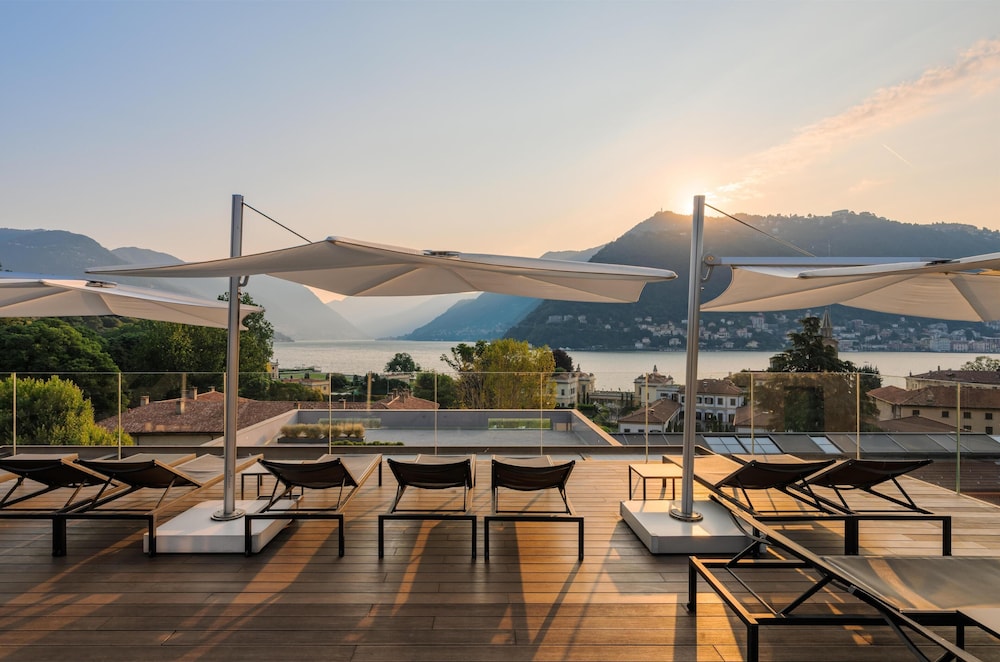 Hilton Lake Como — Restaurant & bars in Como, Lombardy
