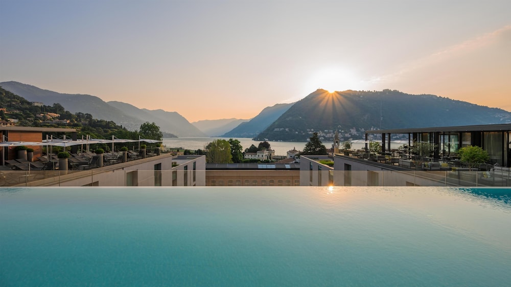 Hilton Lake Como — Swimming pool in Como, Lombardy