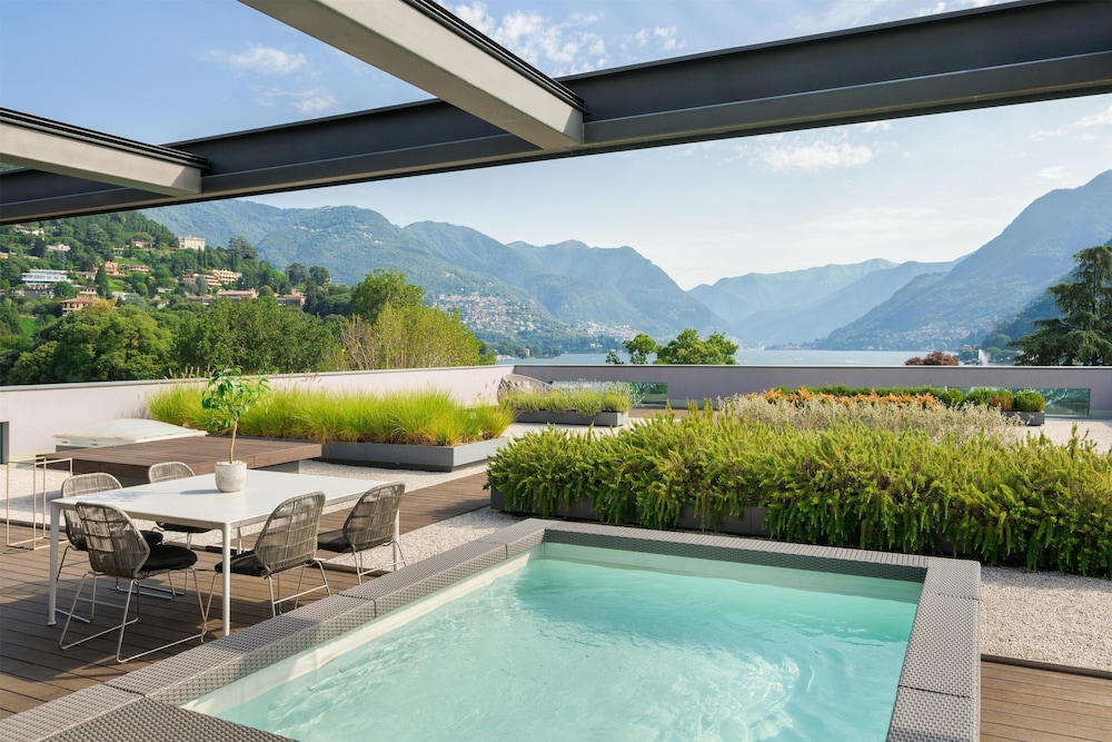 Hilton Lake Como — Swimming pool in Como, Lombardy