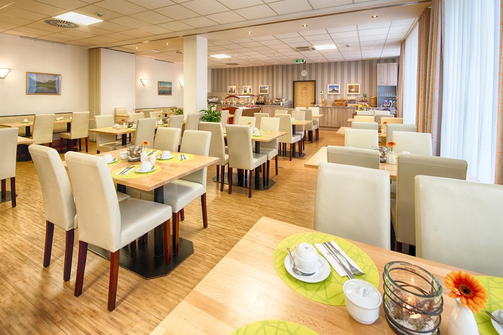 ACHAT Hotel Leipzig Messe — Restaurant & bars in Leipzig, Saxony