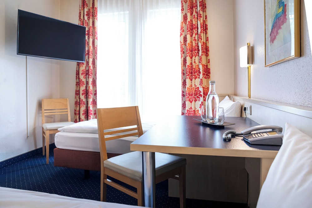 ACHAT Hotel Leipzig Messe — Hotel rooms in Leipzig, Saxony