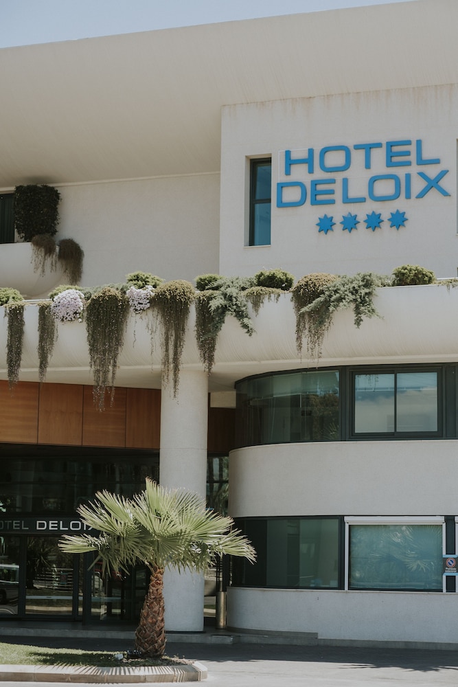 Hotel Deloix Aqua Center — Hotel building in Benidorm, Valencian Community
