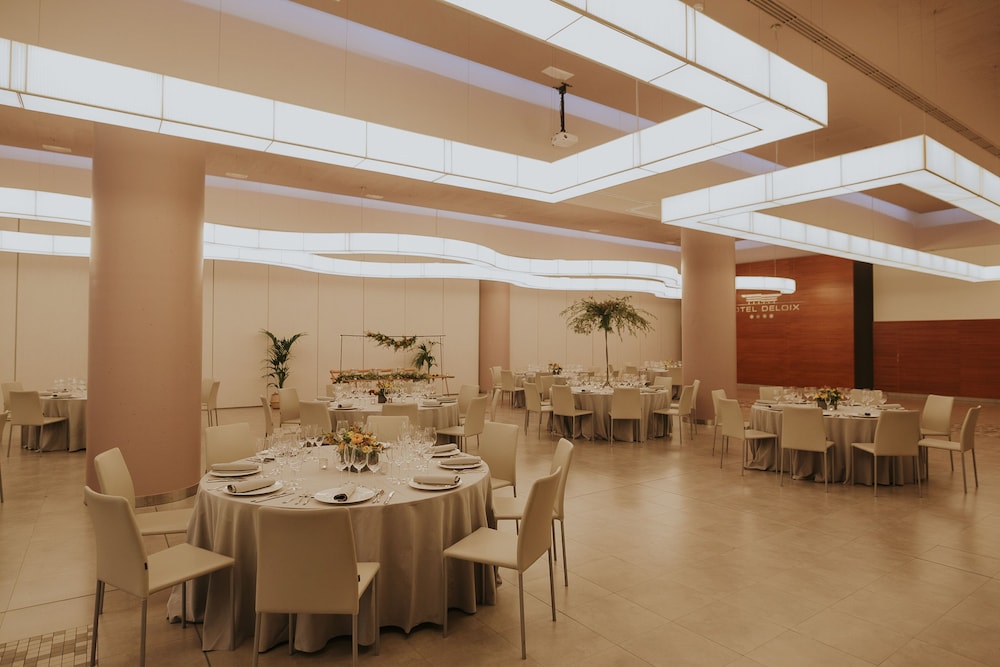 Hotel Deloix Aqua Center — Restaurant & bars in Benidorm, Valencian Community