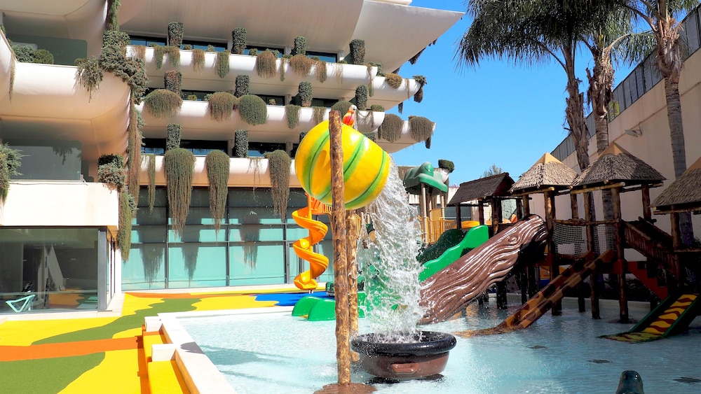Hotel Deloix Aqua Center — Swimming pool in Benidorm, Valencian Community