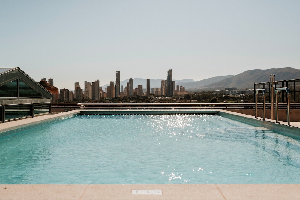 Hotel Deloix Aqua Center — Swimming pool in Benidorm, Valencian Community