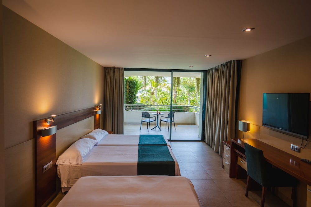 Hotel Deloix Aqua Center — Hotel rooms in Benidorm, Valencian Community