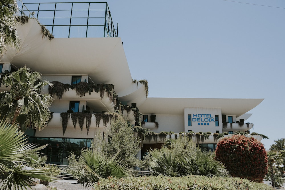 Hotel Deloix Aqua Center — Hotel building in Benidorm, Valencian Community
