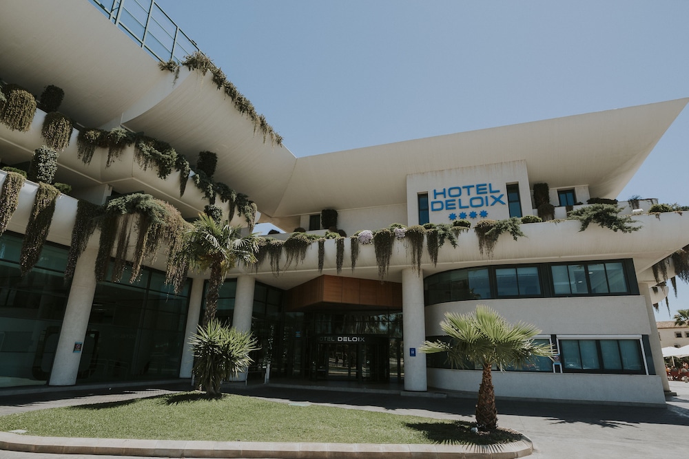 Hotel Deloix Aqua Center — Hotel building in Benidorm, Valencian Community