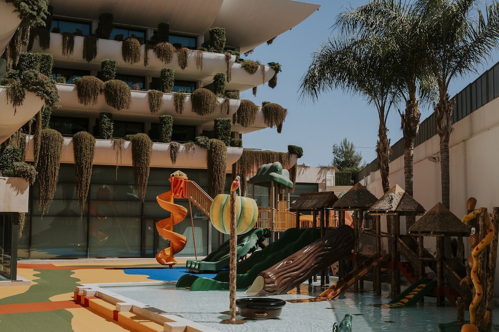 Hotel Deloix Aqua Center — Attractions for children in Benidorm, Valencian Community