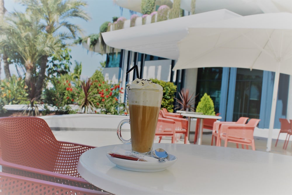 Hotel Deloix Aqua Center — Restaurant & bars in Benidorm, Valencian Community
