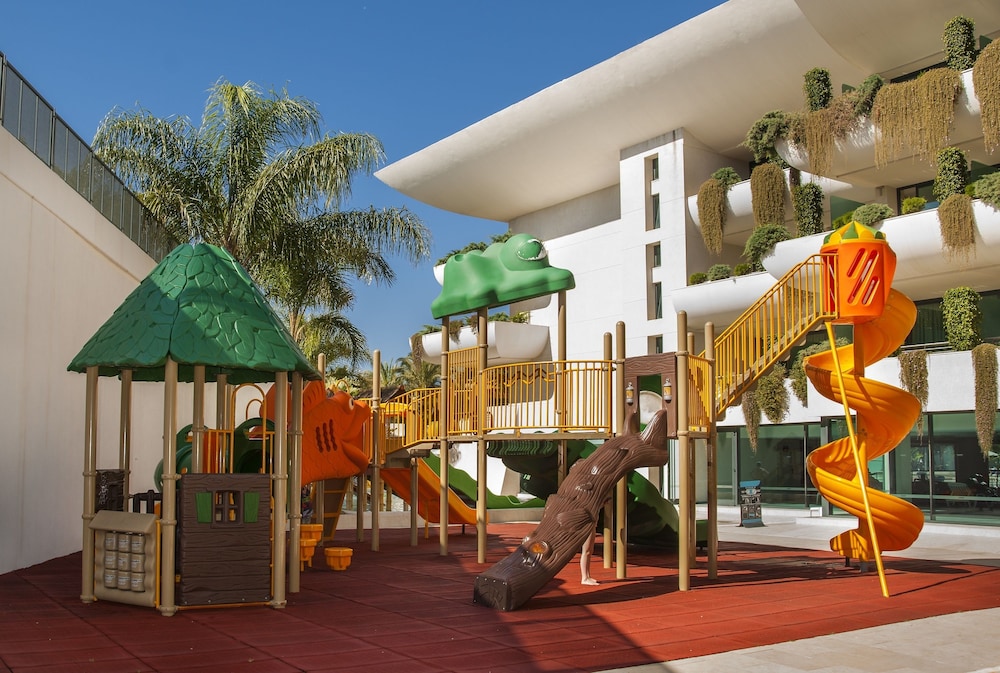 Hotel Deloix Aqua Center — Attractions for children in Benidorm, Valencian Community