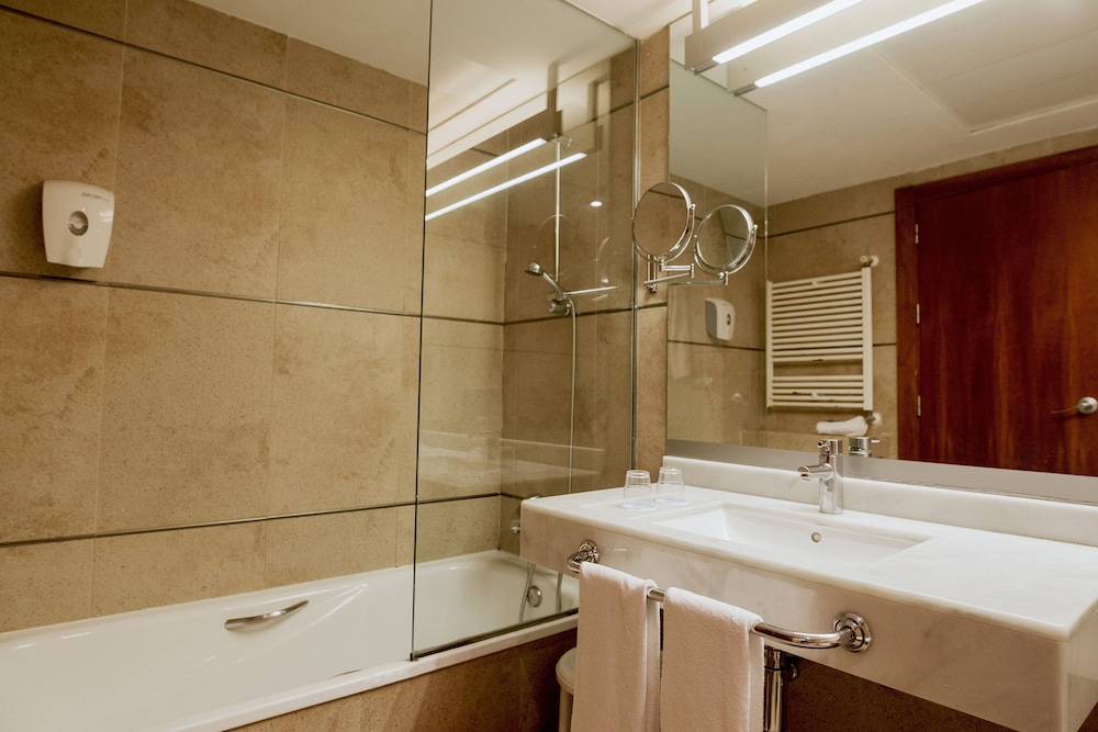 Hotel Deloix Aqua Center — Hotel rooms in Benidorm, Valencian Community