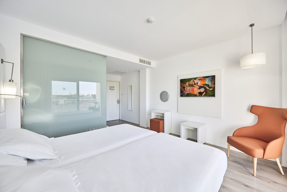 Hotel Astoria Playa - Adults Only — Hotel rooms in Alcudia, Balearic Islands