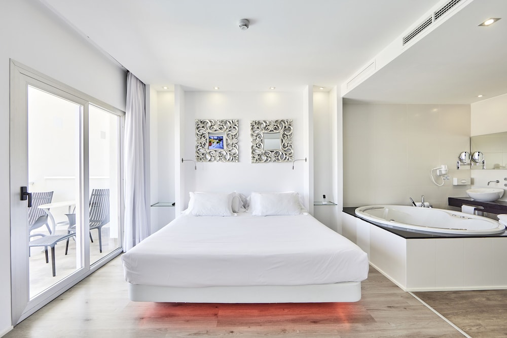 Hotel Astoria Playa - Adults Only — Hotel rooms in Alcudia, Balearic Islands