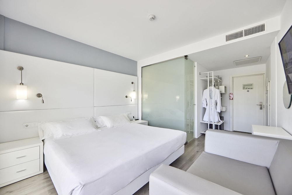 Hotel Astoria Playa - Adults Only — Hotel rooms in Alcudia, Balearic Islands