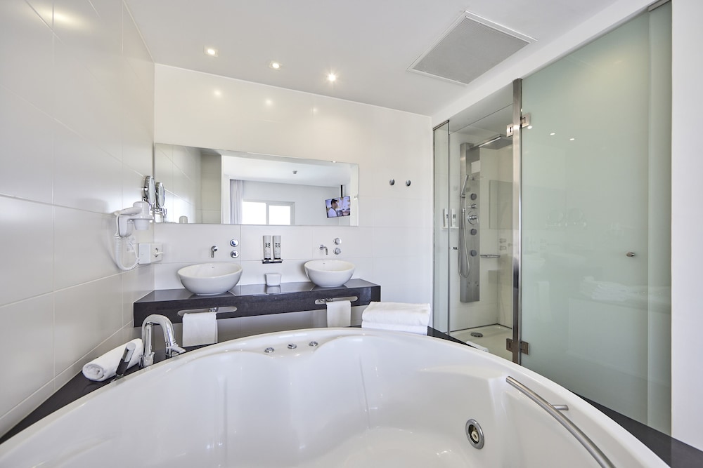 Hotel Astoria Playa - Adults Only — Hotel rooms in Alcudia, Balearic Islands