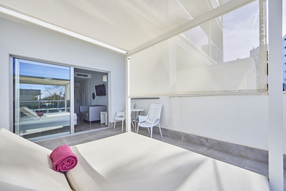 Hotel Astoria Playa - Adults Only — Hotel rooms in Alcudia, Balearic Islands
