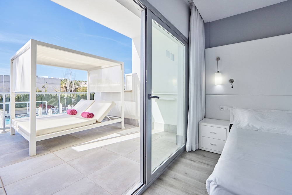 Hotel Astoria Playa - Adults Only — Hotel rooms in Alcudia, Balearic Islands