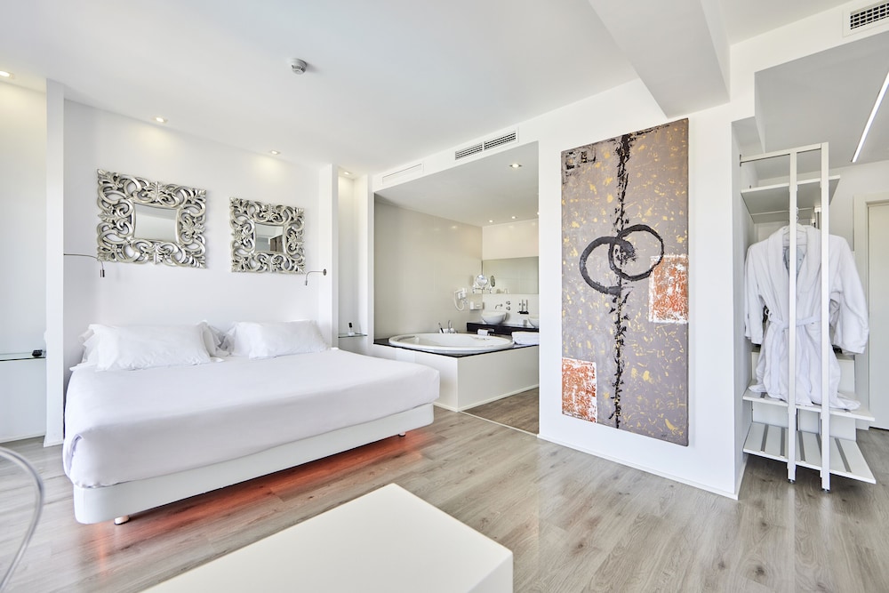 Hotel Astoria Playa - Adults Only — Hotel rooms in Alcudia, Balearic Islands