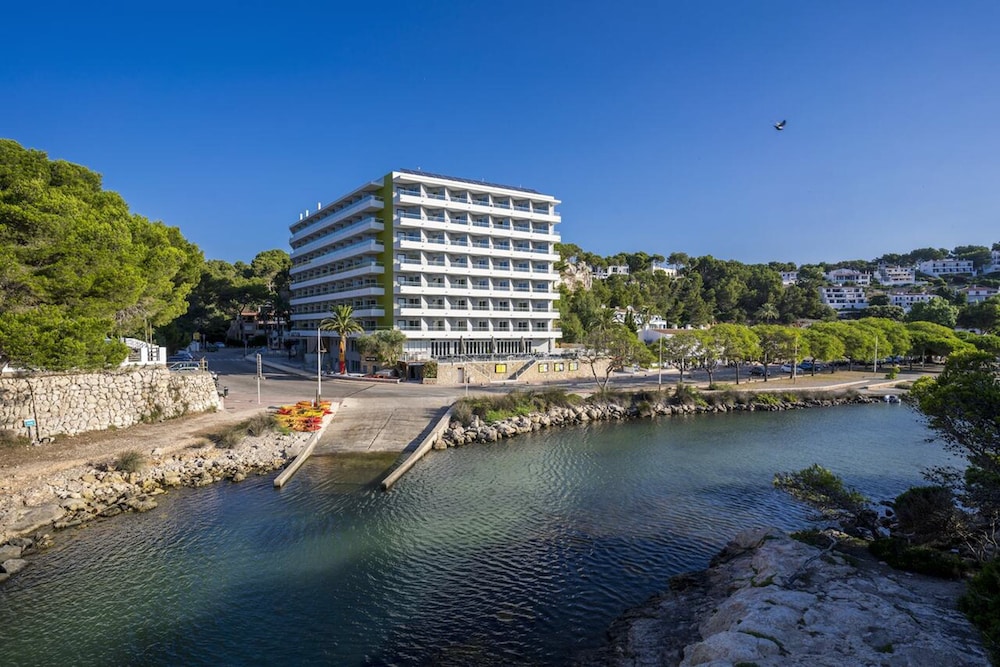 ARTIEM Audax - Adults Only Hotel — Hotel building in Cala Galdana, Balearic Islands