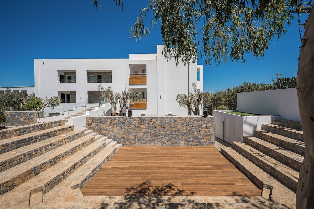 Arminda Hotel & Spa — Hotel building in Stalida