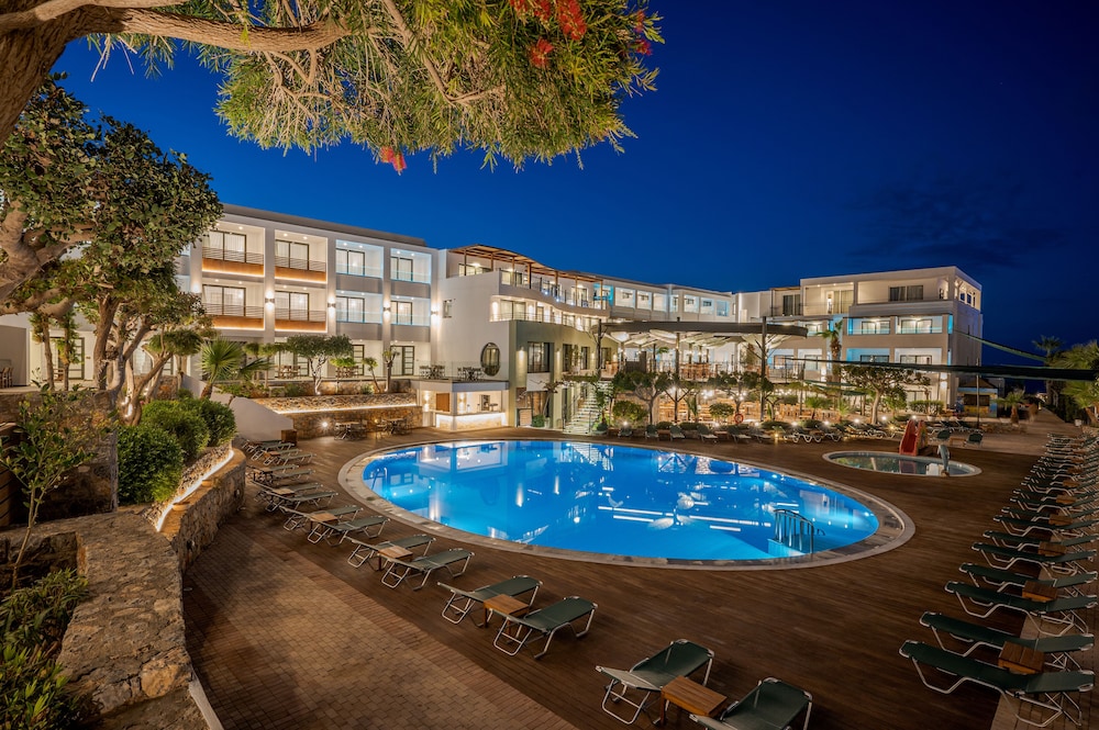 Arminda Hotel & Spa — Swimming pool in Stalida