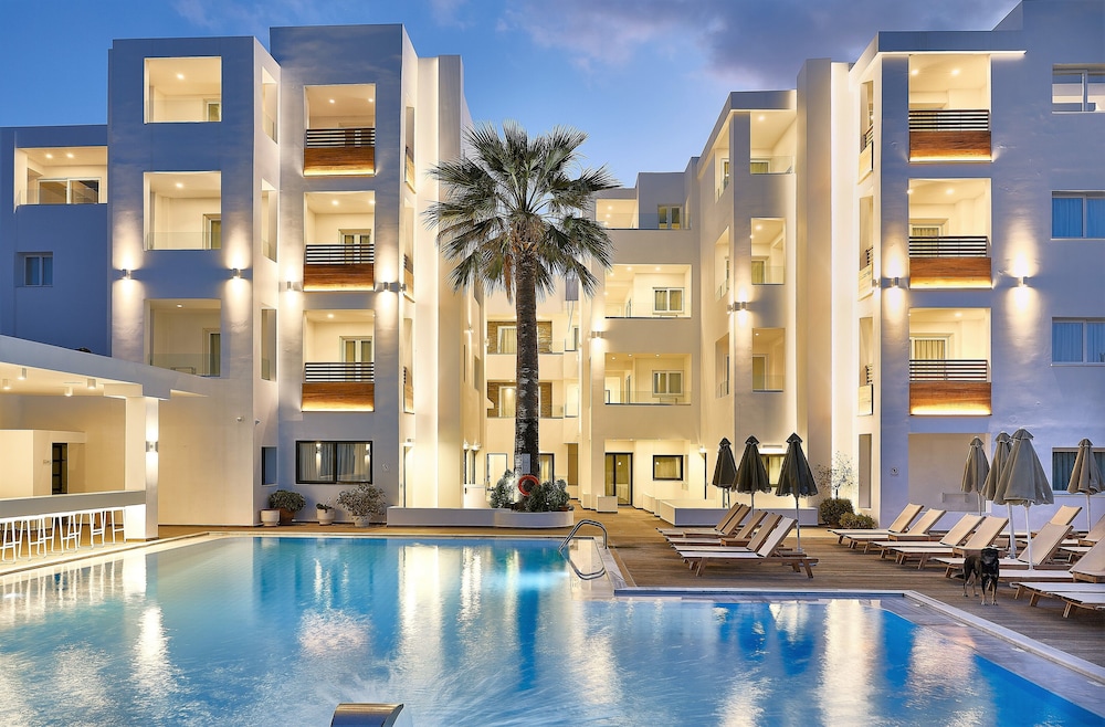 Arminda Hotel & Spa — Hotel building in Stalida