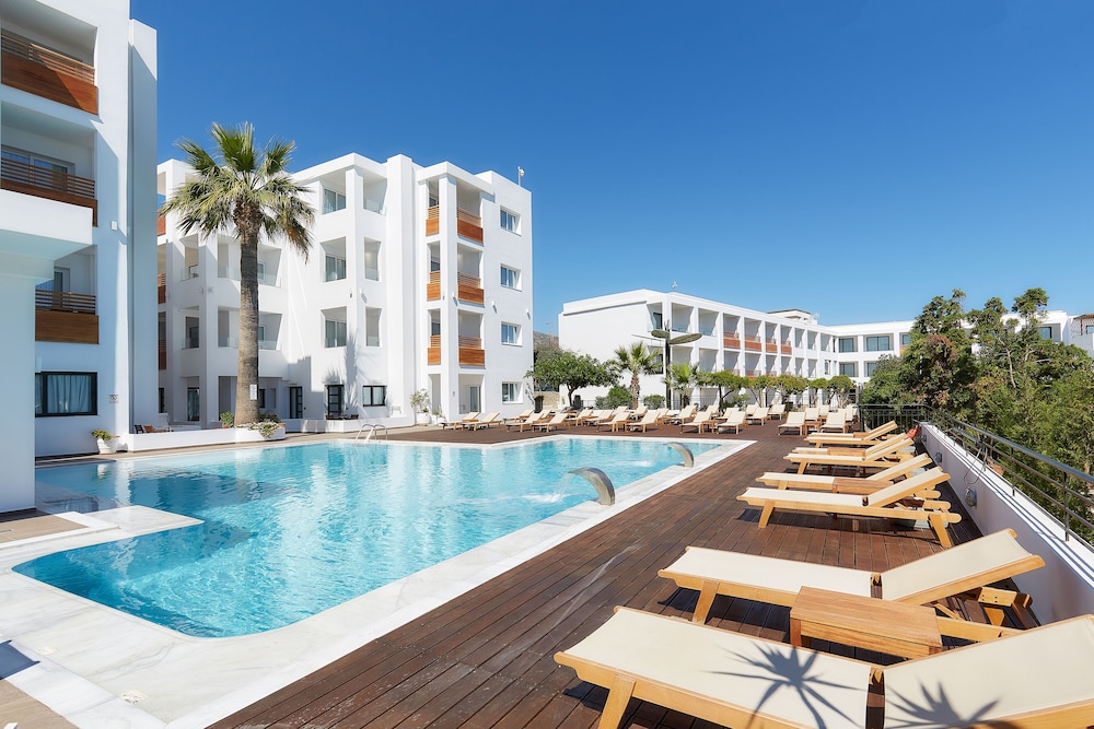 Arminda Hotel & Spa — Swimming pool in Stalida