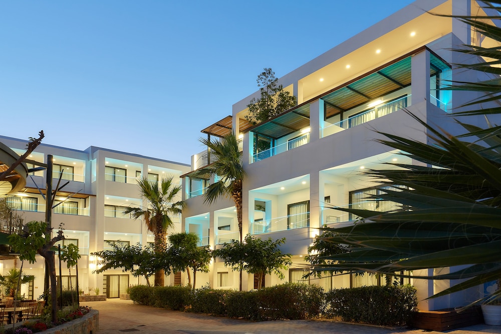 Arminda Hotel & Spa — Hotel building in Stalida