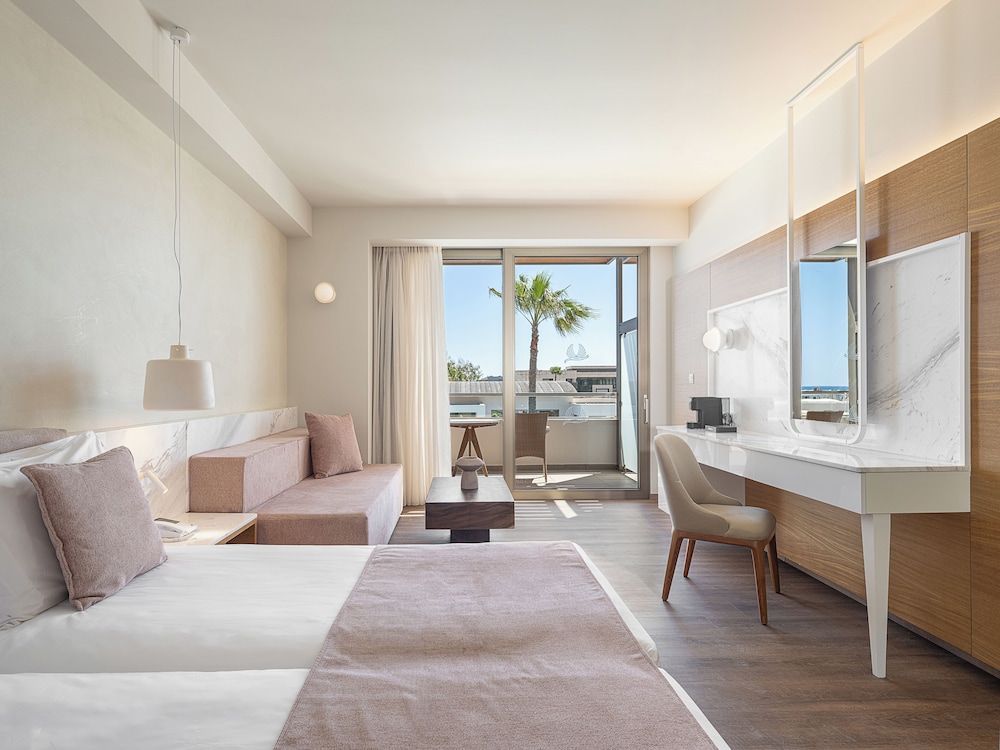 Avra Imperial Hotel — Rooms in Platanias