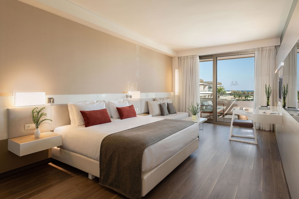 Avra Imperial Hotel — Rooms in Platanias